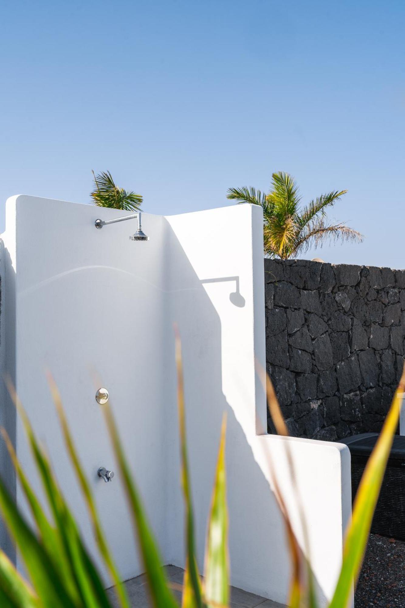 3 Bedroom Villa With Private Pool Close To Papagayo Beach Playa Blanca  Ngoại thất bức ảnh